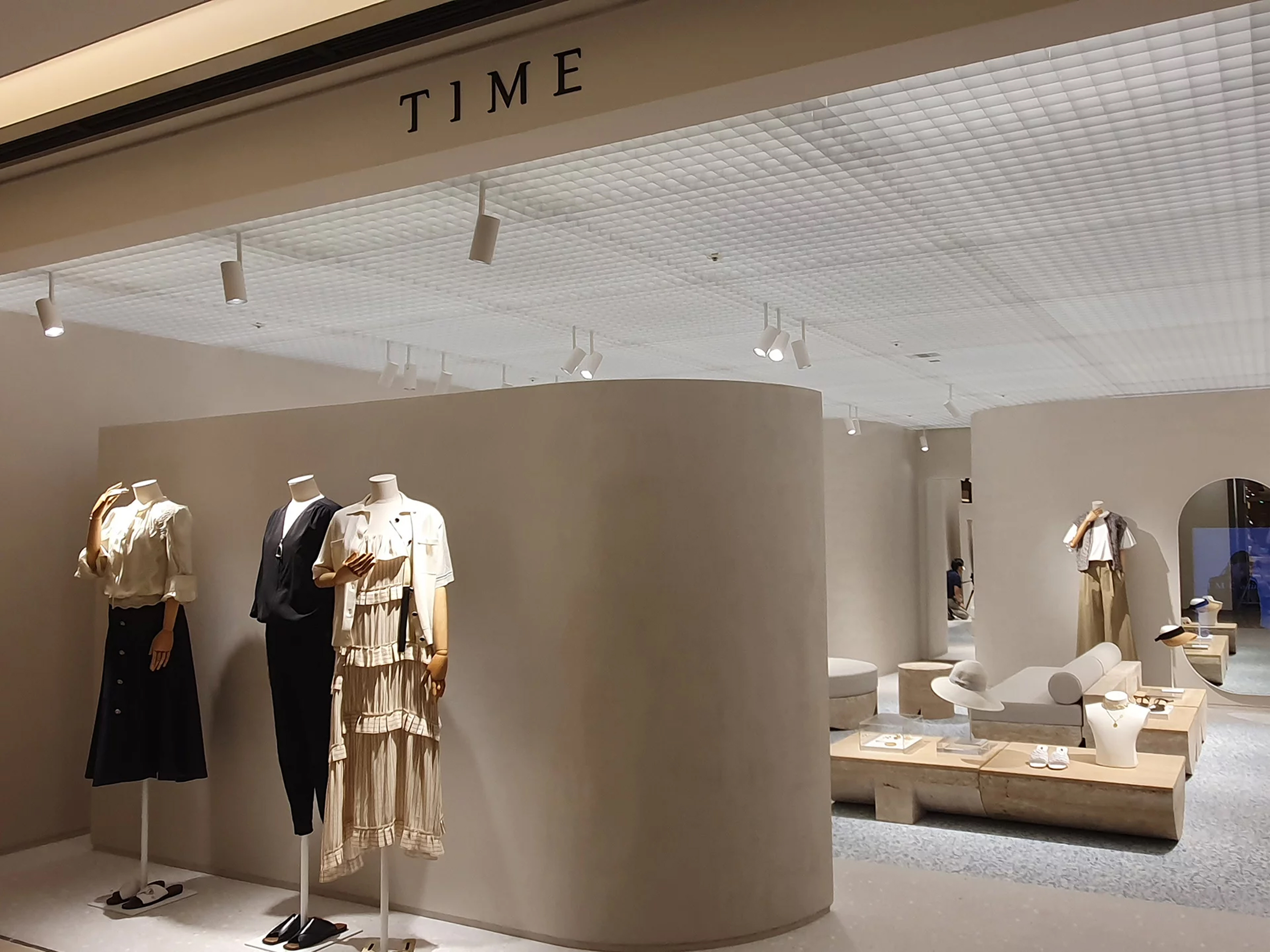 TIME Handsome Store, Seoul Met