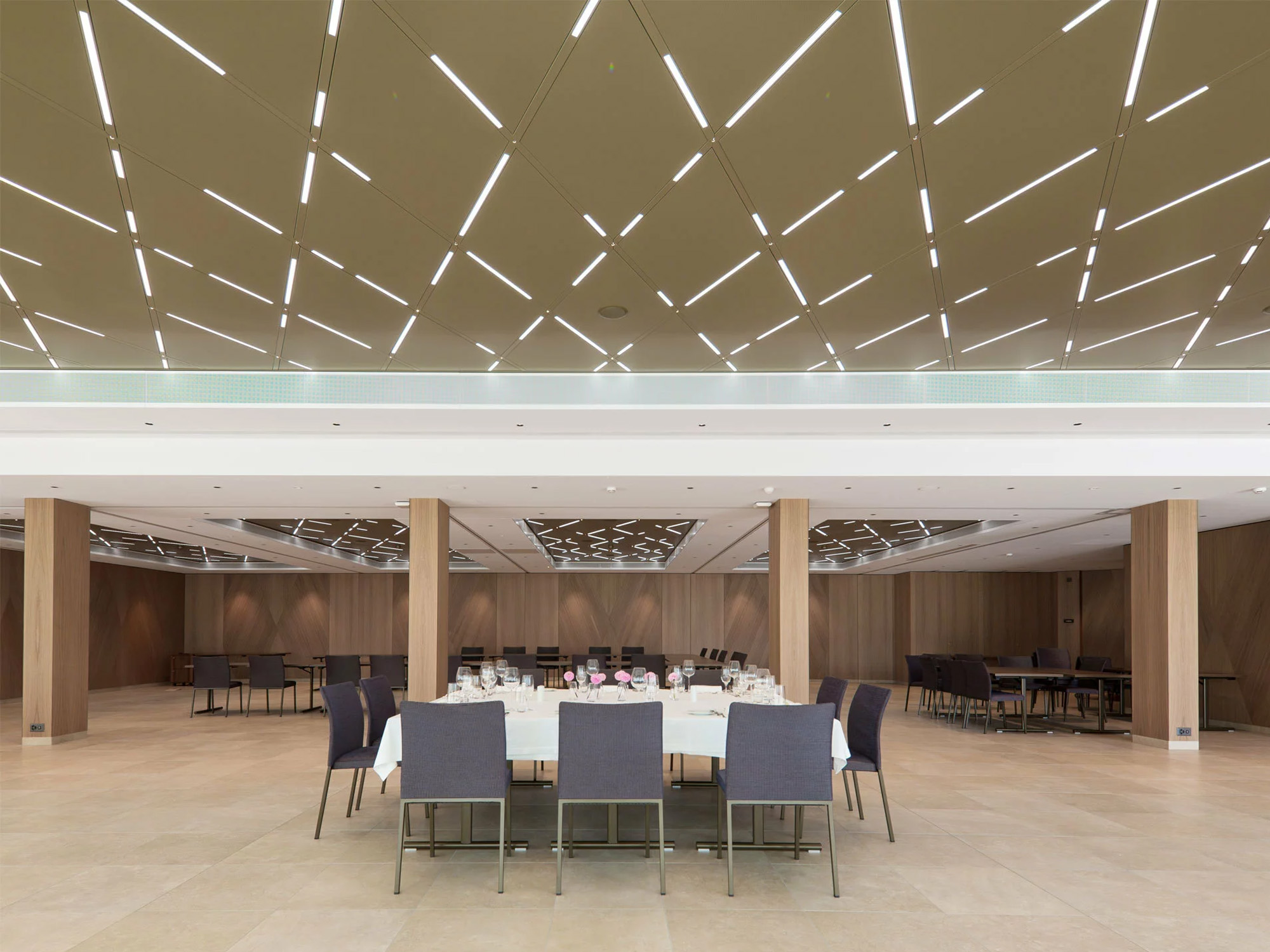 RESORT Aluminum Metal Ceiling Aluminum False Ceiling Panel 