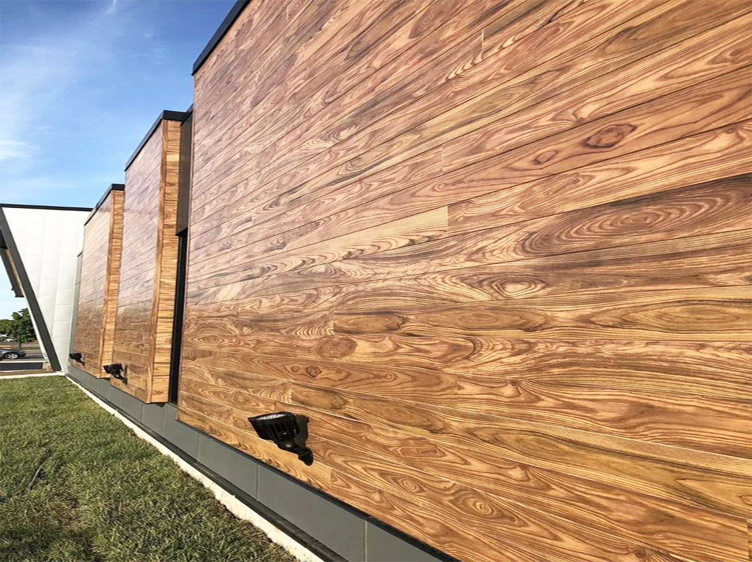 Unveiling the Craftsmanship of Wood Grain Aluminum Panels