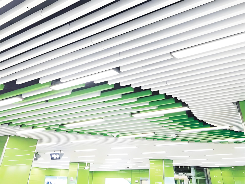 Exploring the Synergy Between Aluminum Ceilings and Modern Architecture